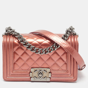 src:http://cdn.theluxurycloset.com/uploads/products/full/luxury-women-chanel-used-handbags-p1377171-001.jpg