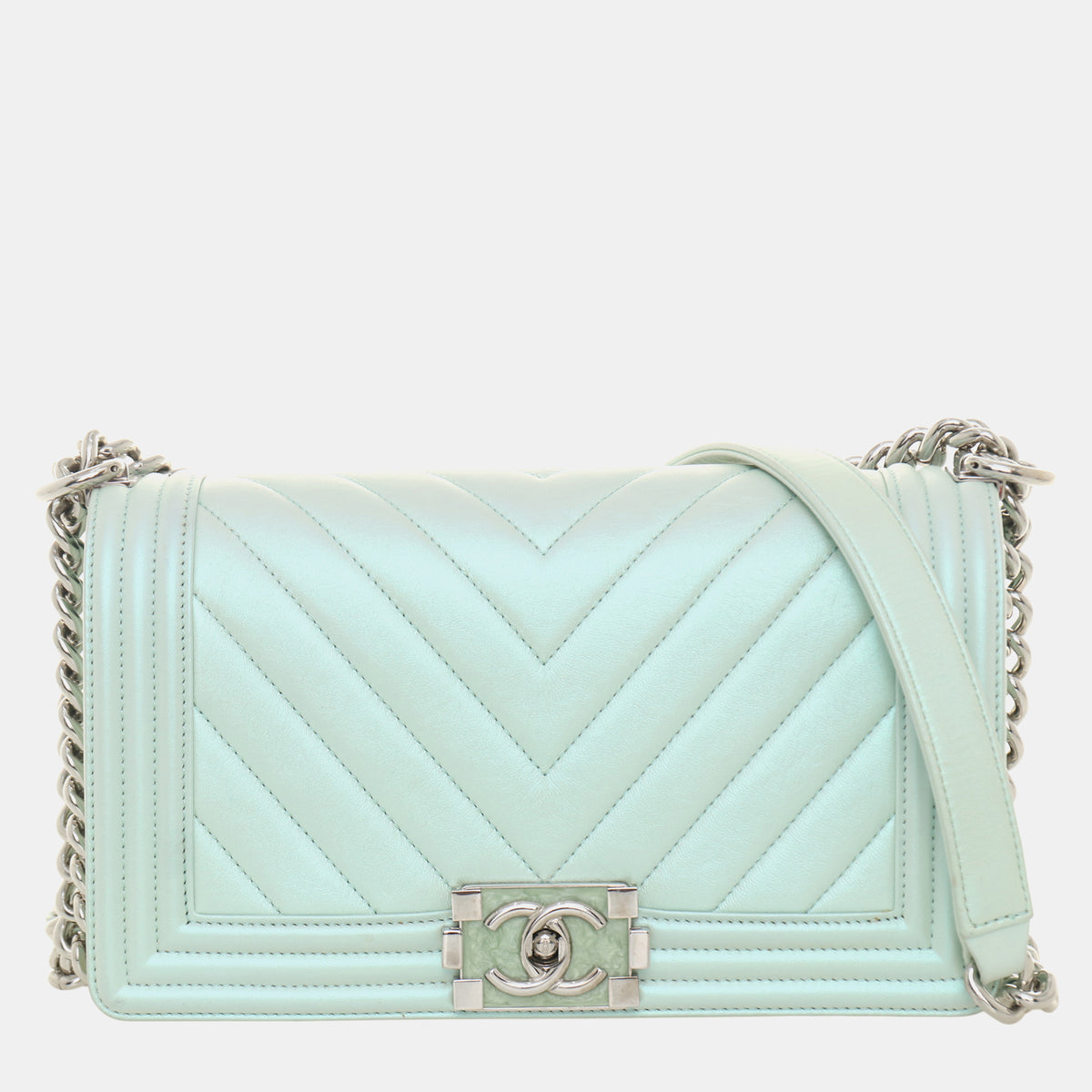 Chanel src:http://cdn.theluxurycloset.com/uploads/products/full/luxury-women-chanel-used-handbags-p1377583-008.jpg