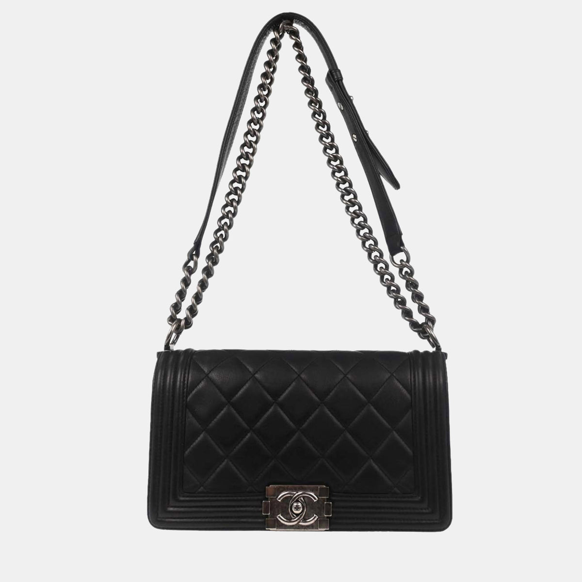 Chanel src:http://cdn.theluxurycloset.com/uploads/products/full/luxury-women-chanel-used-handbags-p1381431-024.jpg