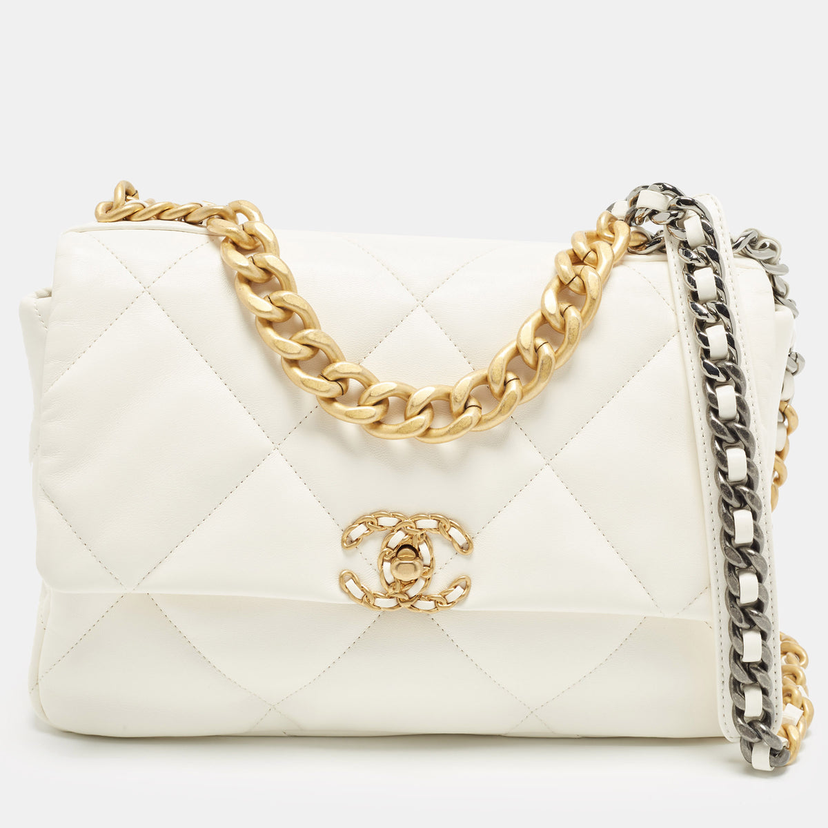 Chanel src:http://cdn.theluxurycloset.com/uploads/products/full/luxury-women-chanel-used-handbags-p1385326-001.jpg