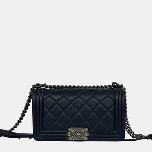 src:http://cdn.theluxurycloset.com/uploads/products/full/luxury-women-chanel-used-handbags-p1386031-002.jpg