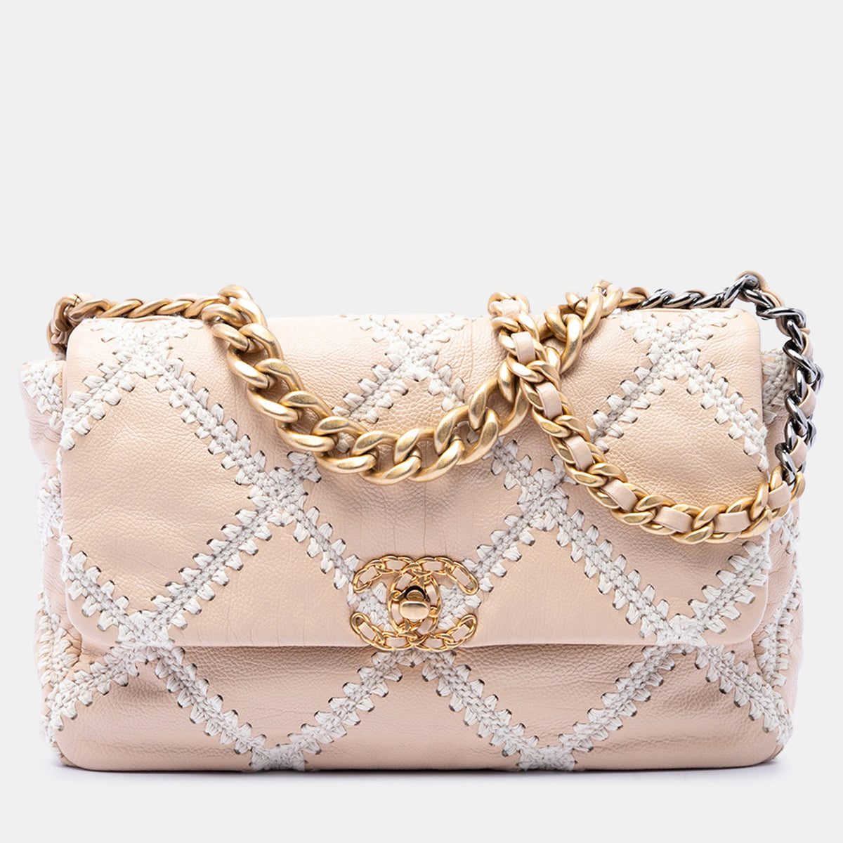 Chanel src:http://cdn.theluxurycloset.com/uploads/products/full/luxury-women-chanel-used-handbags-p1387024-003.jpg