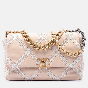src:http://cdn.theluxurycloset.com/uploads/products/full/luxury-women-chanel-used-handbags-p1387024-003.jpg