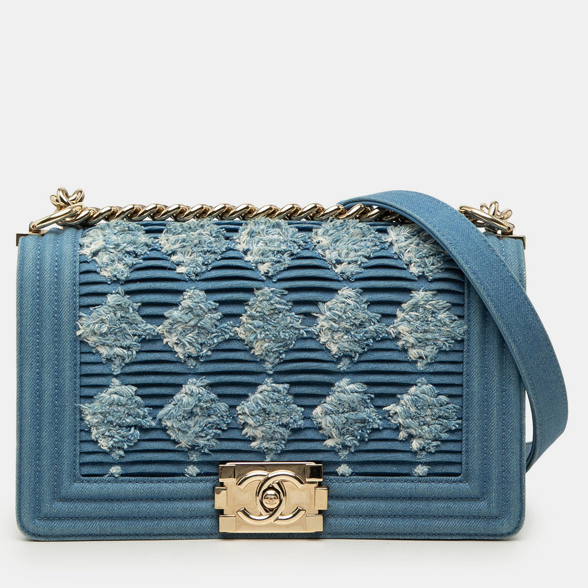 Chanel src:http://cdn.theluxurycloset.com/uploads/products/full/luxury-women-chanel-used-handbags-p1387229-007.jpg