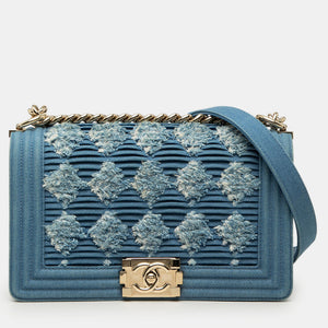 src:http://cdn.theluxurycloset.com/uploads/products/full/luxury-women-chanel-used-handbags-p1387229-007.jpg