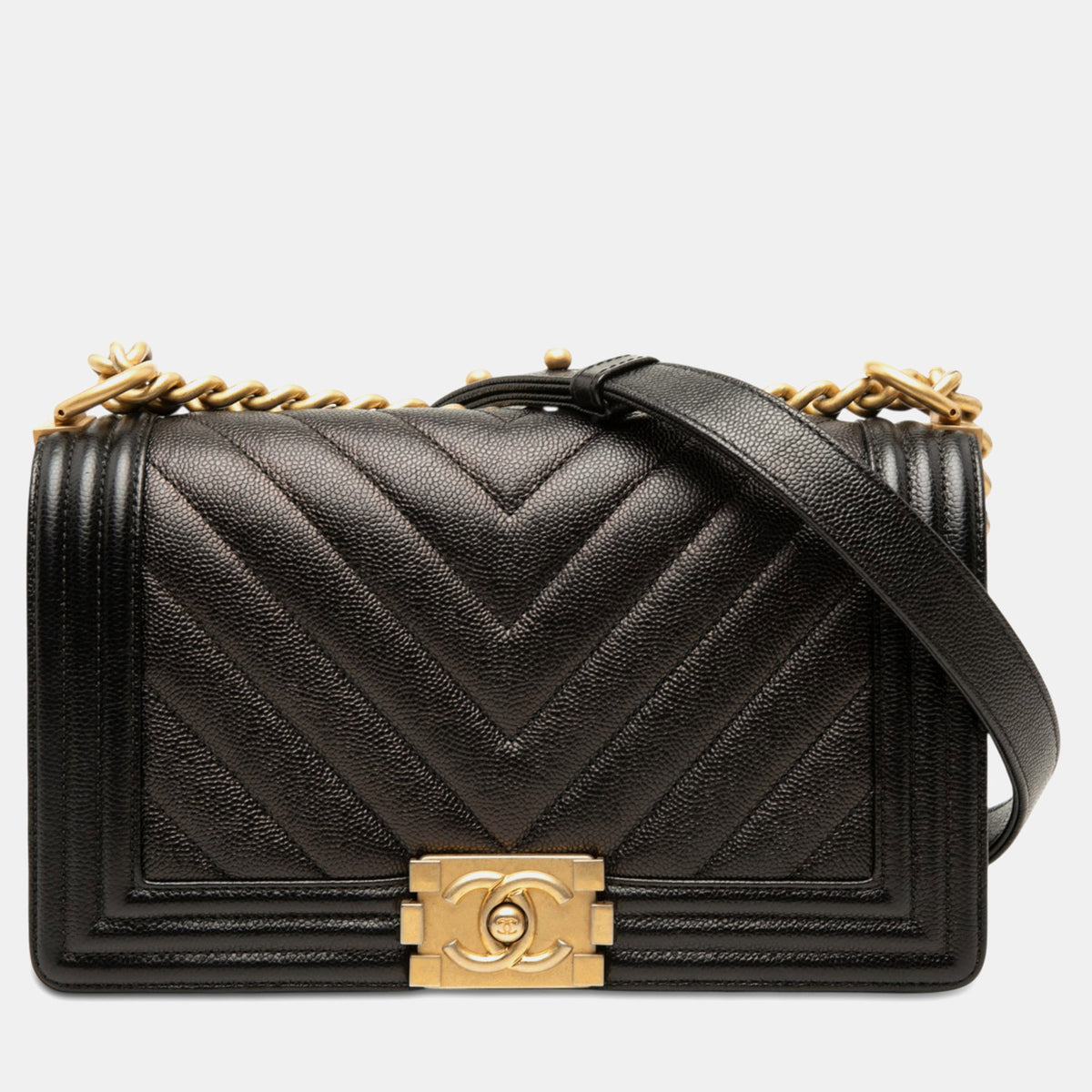 Chanel src:http://cdn.theluxurycloset.com/uploads/products/full/luxury-women-chanel-used-handbags-p1390026-002.jpg