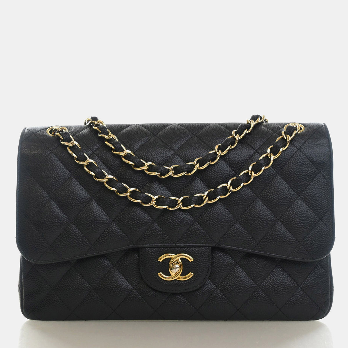 Chanel src:http://cdn.theluxurycloset.com/uploads/products/full/luxury-women-chanel-used-handbags-p1391536-014.jpg