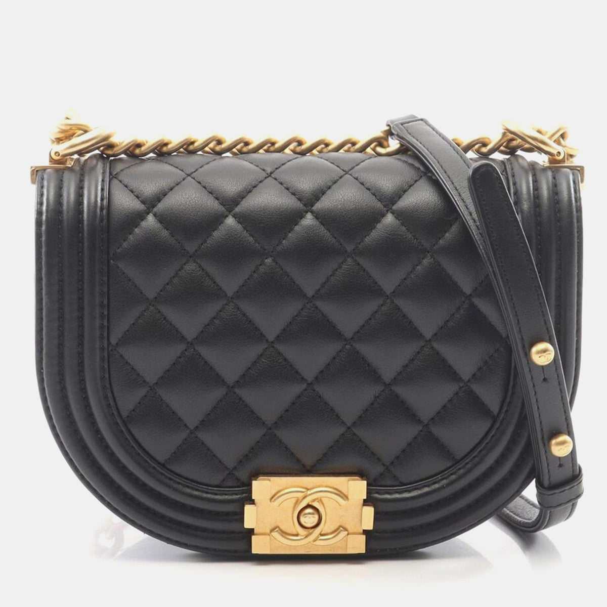 Chanel src:http://cdn.theluxurycloset.com/uploads/products/full/luxury-women-chanel-used-handbags-p1391838-015.jpg