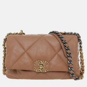 src:http://cdn.theluxurycloset.com/uploads/products/full/luxury-women-chanel-used-handbags-p1395825-011.jpg