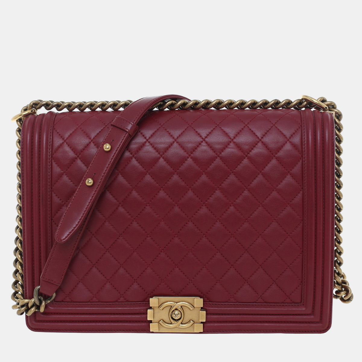Chanel src:http://cdn.theluxurycloset.com/uploads/products/full/luxury-women-chanel-used-handbags-p1395830-009.jpg