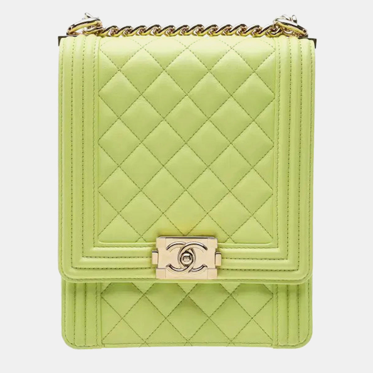 Chanel src:http://cdn.theluxurycloset.com/uploads/products/full/luxury-women-chanel-used-handbags-p1396842-004.jpg