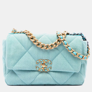 src:http://cdn.theluxurycloset.com/uploads/products/full/luxury-women-chanel-used-handbags-p1397071-006.jpg