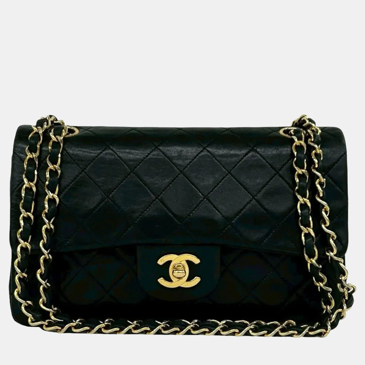 Chanel src:http://cdn.theluxurycloset.com/uploads/products/full/luxury-women-chanel-used-handbags-p1402616-010.jpg