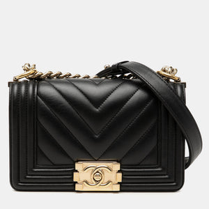 src:http://cdn.theluxurycloset.com/uploads/products/full/luxury-women-chanel-used-handbags-p1404185-003.jpg