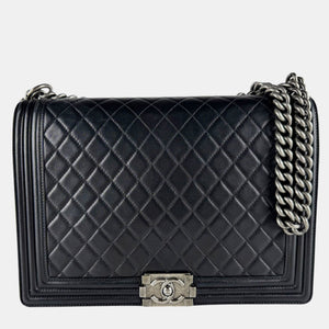 src:http://cdn.theluxurycloset.com/uploads/products/full/luxury-women-chanel-used-handbags-p1404812-013.jpg