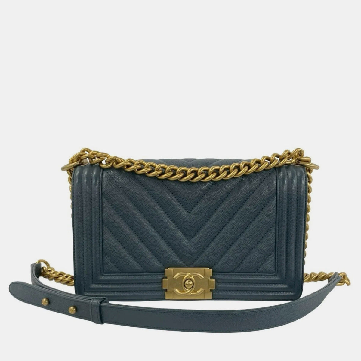 Chanel src:http://cdn.theluxurycloset.com/uploads/products/full/luxury-women-chanel-used-handbags-p1408687-007.jpg