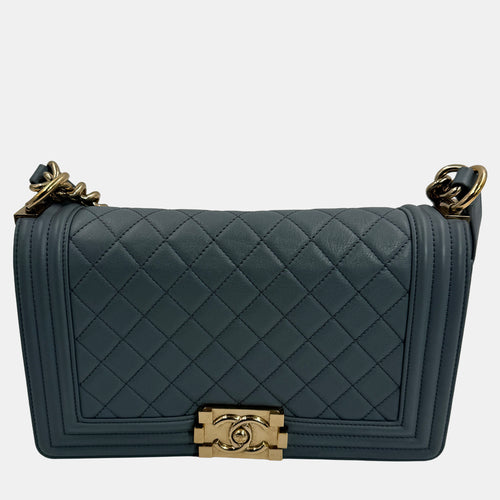 src:http://cdn.theluxurycloset.com/uploads/products/full/luxury-women-chanel-used-handbags-p1409420-005.jpg