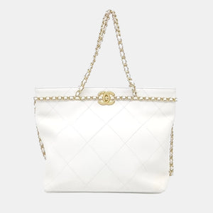 src:http://cdn.theluxurycloset.com/uploads/products/full/luxury-women-chanel-used-handbags-p1409575-006.jpg