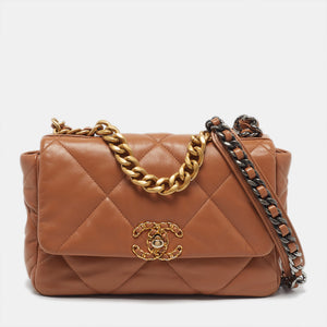 src:http://cdn.theluxurycloset.com/uploads/products/full/luxury-women-chanel-used-handbags-p1411675-001.jpg