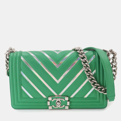 src:http://cdn.theluxurycloset.com/uploads/products/full/luxury-women-chanel-used-handbags-p1413867-003.jpg