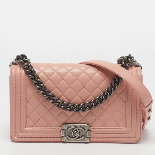 src:http://cdn.theluxurycloset.com/uploads/products/full/luxury-women-chanel-used-handbags-p1415939-001.jpg