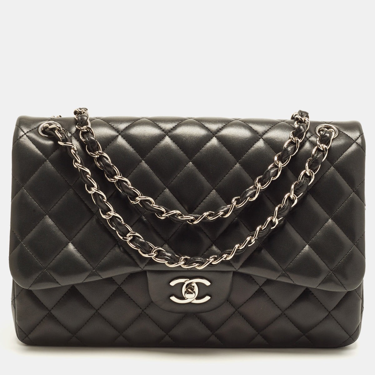 Chanel src:http://cdn.theluxurycloset.com/uploads/products/full/luxury-women-chanel-used-handbags-p1417551-001.jpg