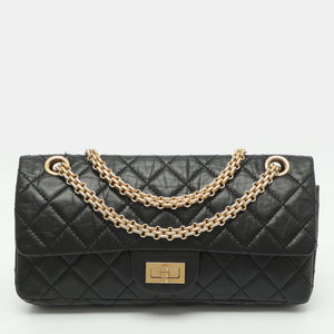 src:http://cdn.theluxurycloset.com/uploads/products/full/luxury-women-chanel-used-handbags-p1418326-001.jpg