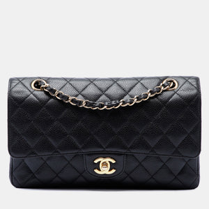 src:http://cdn.theluxurycloset.com/uploads/products/full/luxury-women-chanel-used-handbags-p1418394-002.jpg