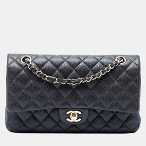 src:http://cdn.theluxurycloset.com/uploads/products/full/luxury-women-chanel-used-handbags-p1418903-002.jpg