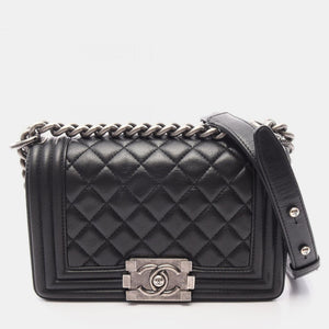 src:http://cdn.theluxurycloset.com/uploads/products/full/luxury-women-chanel-used-handbags-p1419105-005.jpg