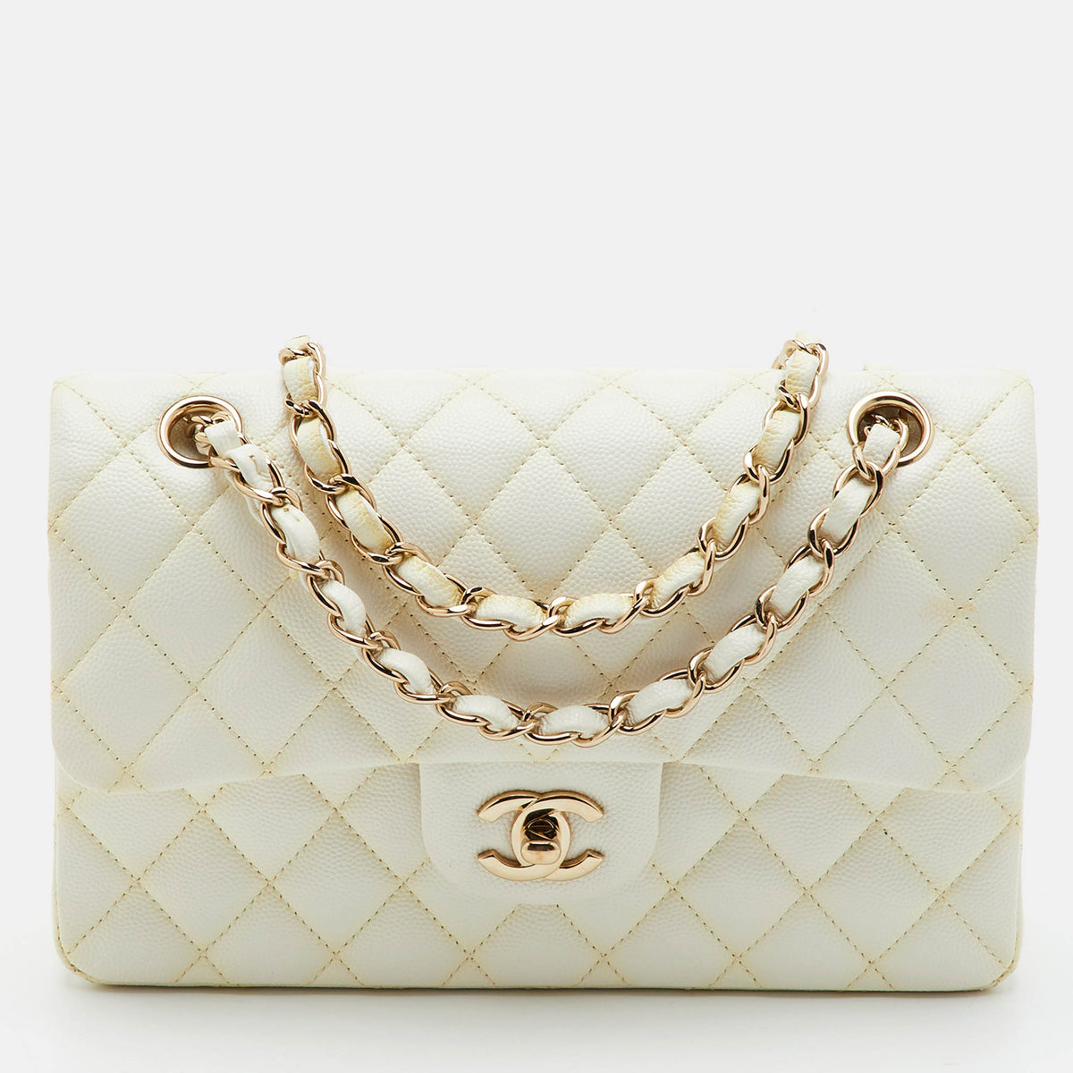 Chanel src:http://cdn.theluxurycloset.com/uploads/products/full/luxury-women-chanel-used-handbags-p1420008-001.jpg