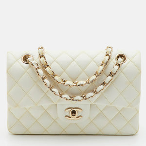 src:http://cdn.theluxurycloset.com/uploads/products/full/luxury-women-chanel-used-handbags-p1420008-001.jpg