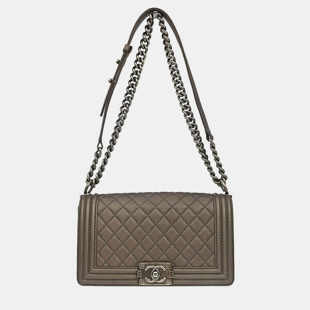 Chanel src:http://cdn.theluxurycloset.com/uploads/products/full/luxury-women-chanel-used-handbags-p1421618-007.jpg