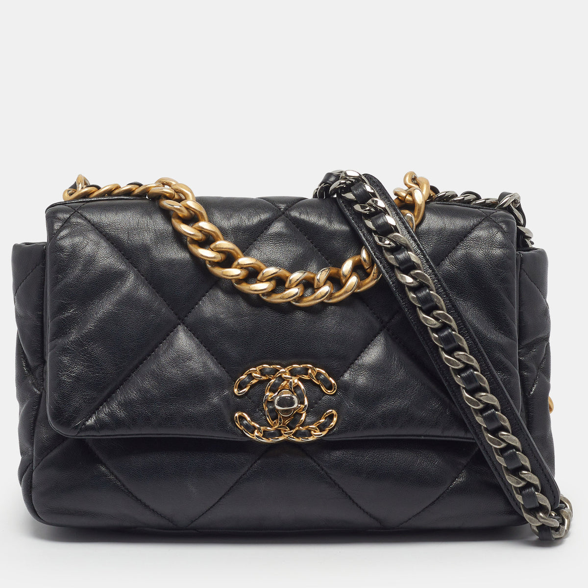 Chanel src:http://cdn.theluxurycloset.com/uploads/products/full/luxury-women-chanel-used-handbags-p1421708-001.jpg