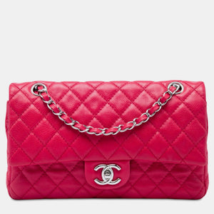 src:http://cdn.theluxurycloset.com/uploads/products/full/luxury-women-chanel-used-handbags-p1421785-005.jpg