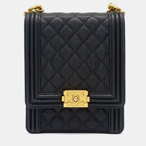 src:http://cdn.theluxurycloset.com/uploads/products/full/luxury-women-chanel-used-handbags-p1424739-001.jpeg