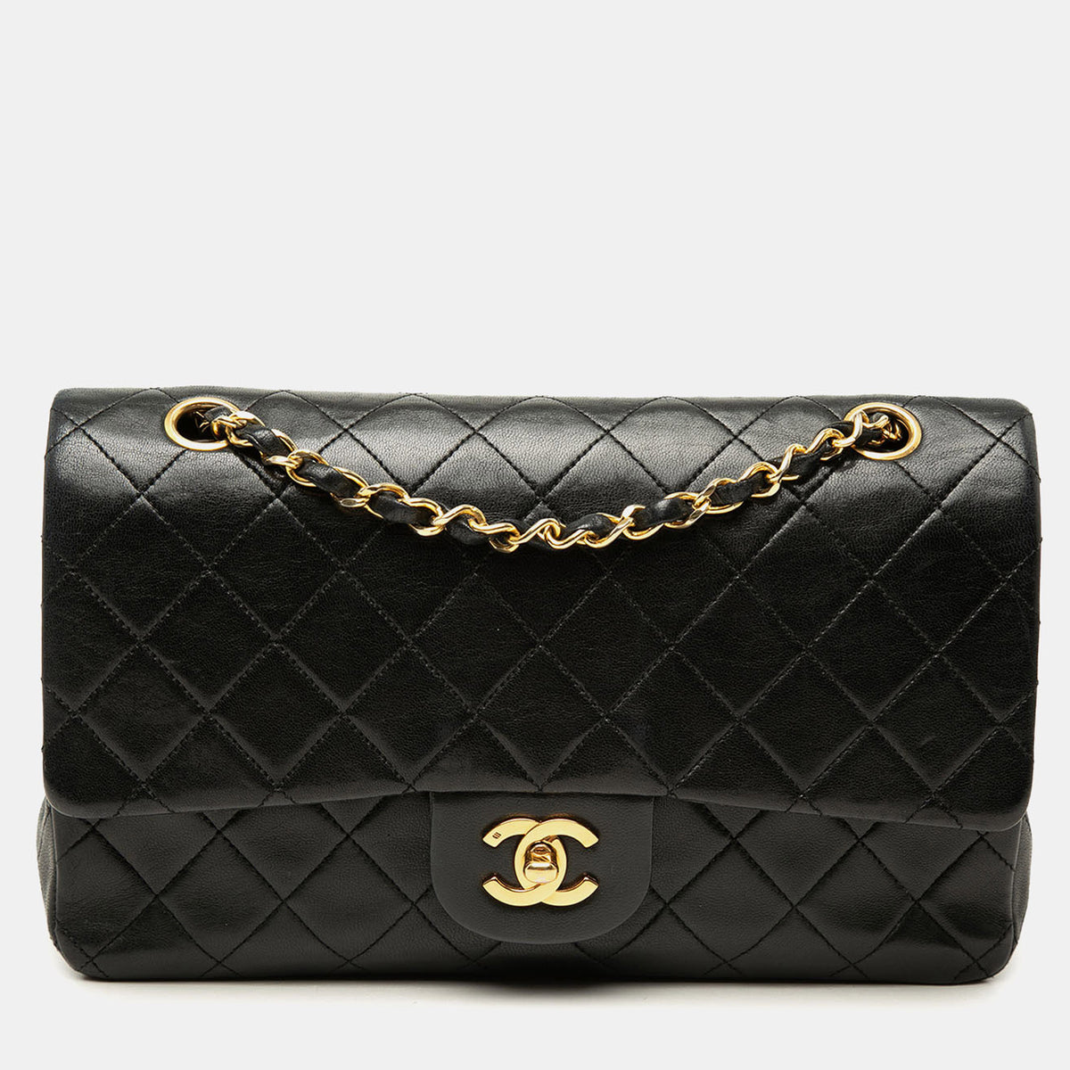 Chanel src:http://cdn.theluxurycloset.com/uploads/products/full/luxury-women-chanel-used-handbags-p1427967-007.jpg