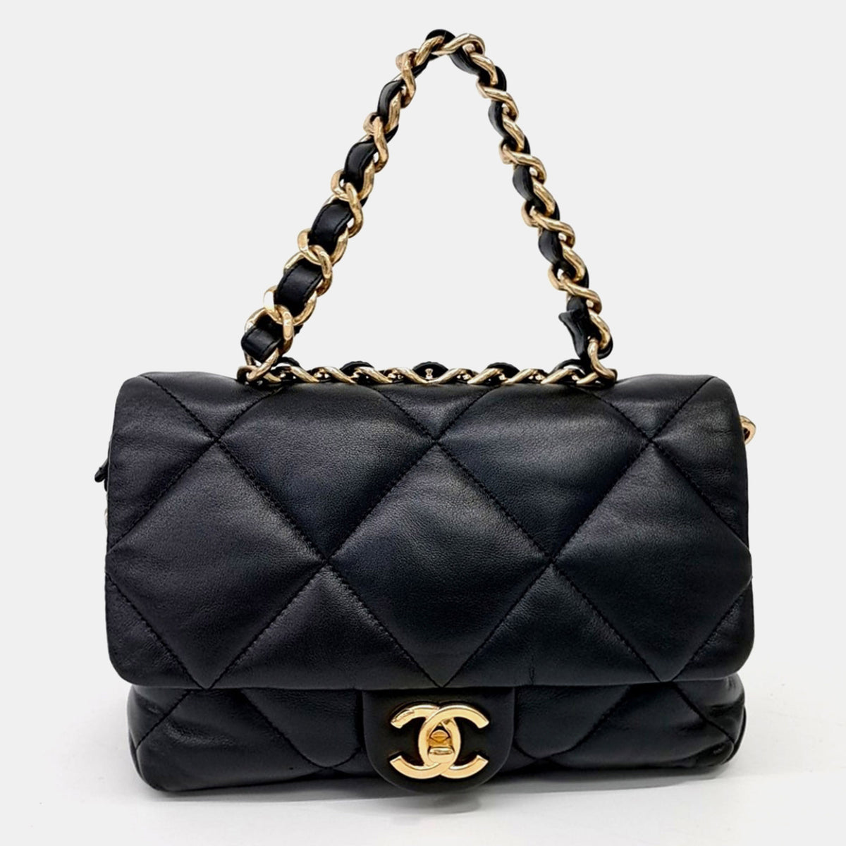 Chanel src:http://cdn.theluxurycloset.com/uploads/products/full/luxury-women-chanel-used-handbags-p1428040-005.jpg