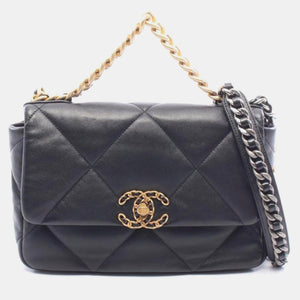 src:http://cdn.theluxurycloset.com/uploads/products/full/luxury-women-chanel-used-handbags-p1431546-007.jpg