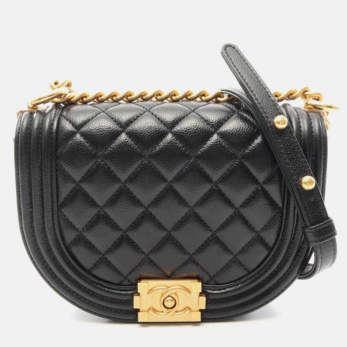 Chanel src:http://cdn.theluxurycloset.com/uploads/products/full/luxury-women-chanel-used-handbags-p1434611-008.jpg