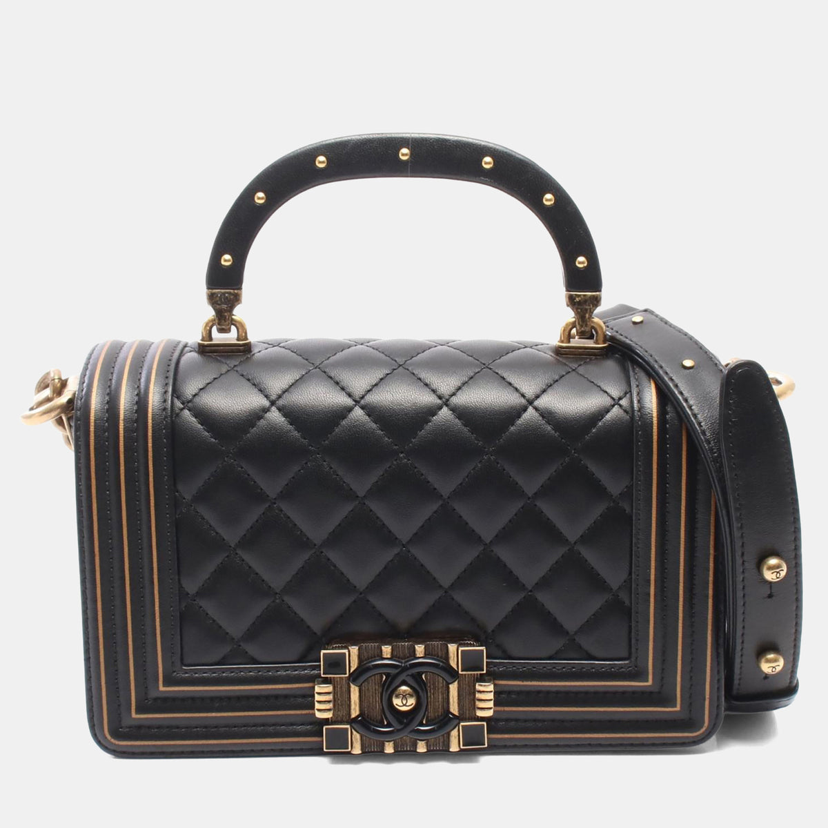 Chanel src:http://cdn.theluxurycloset.com/uploads/products/full/luxury-women-chanel-used-handbags-p1434936-004.jpg