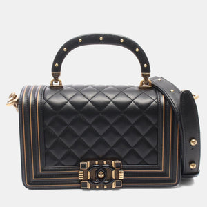 src:http://cdn.theluxurycloset.com/uploads/products/full/luxury-women-chanel-used-handbags-p1434936-004.jpg