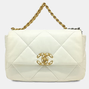 src:http://cdn.theluxurycloset.com/uploads/products/full/luxury-women-chanel-used-handbags-p1436197-005.jpg