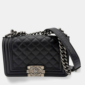 src:http://cdn.theluxurycloset.com/uploads/products/full/luxury-women-chanel-used-handbags-p1436574-014.jpg