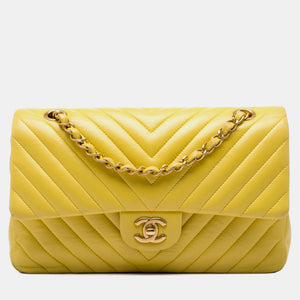 src:http://cdn.theluxurycloset.com/uploads/products/full/luxury-women-chanel-used-handbags-p1439054-004.jpg