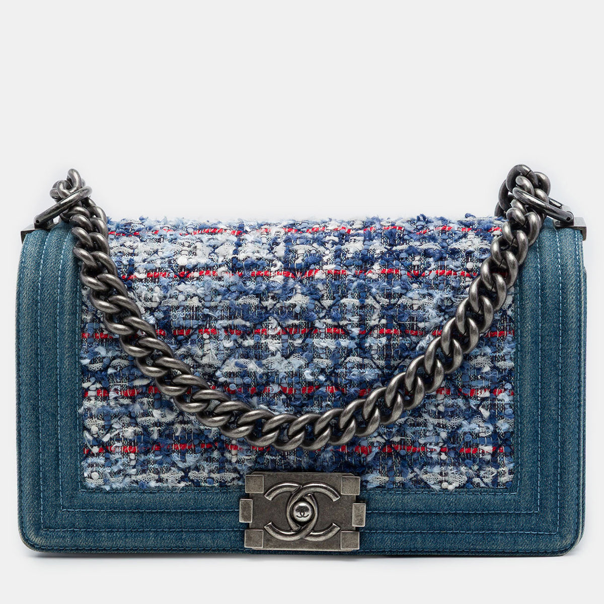 Chanel src:http://cdn.theluxurycloset.com/uploads/products/full/luxury-women-chanel-used-handbags-p1439481-006.jpg