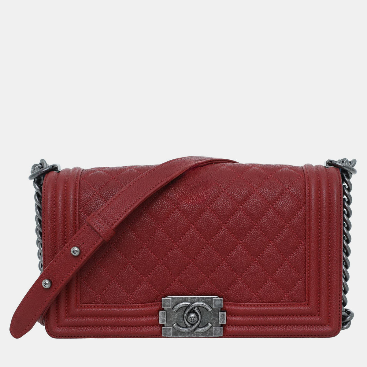 Chanel src:http://cdn.theluxurycloset.com/uploads/products/full/luxury-women-chanel-used-handbags-p1439584-001.jpg