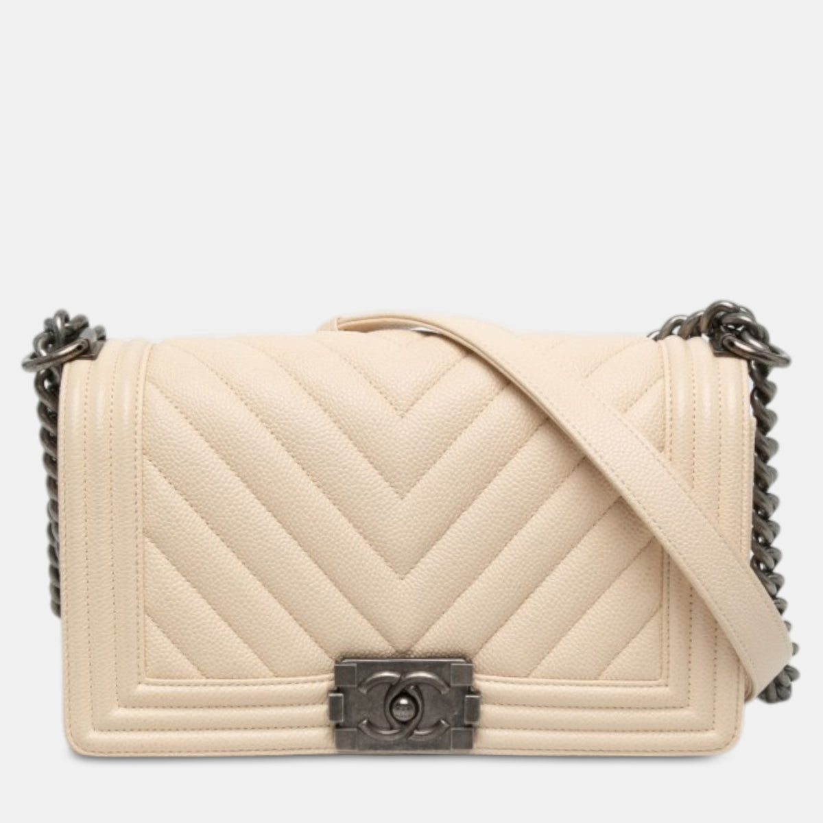 Chanel src:http://cdn.theluxurycloset.com/uploads/products/full/luxury-women-chanel-used-handbags-p1439613-004.jpg