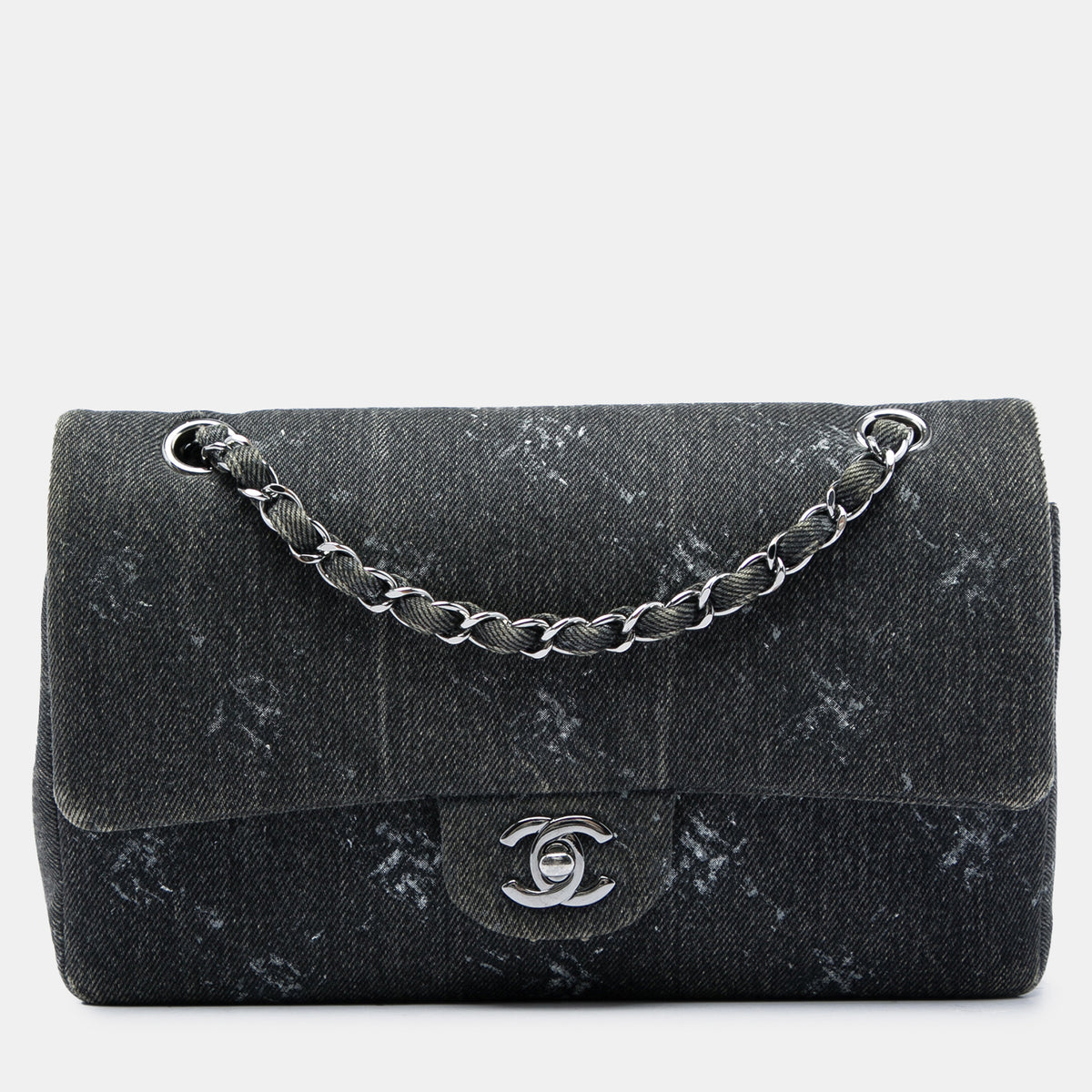 Chanel src:http://cdn.theluxurycloset.com/uploads/products/full/luxury-women-chanel-used-handbags-p1439719-006.jpg
