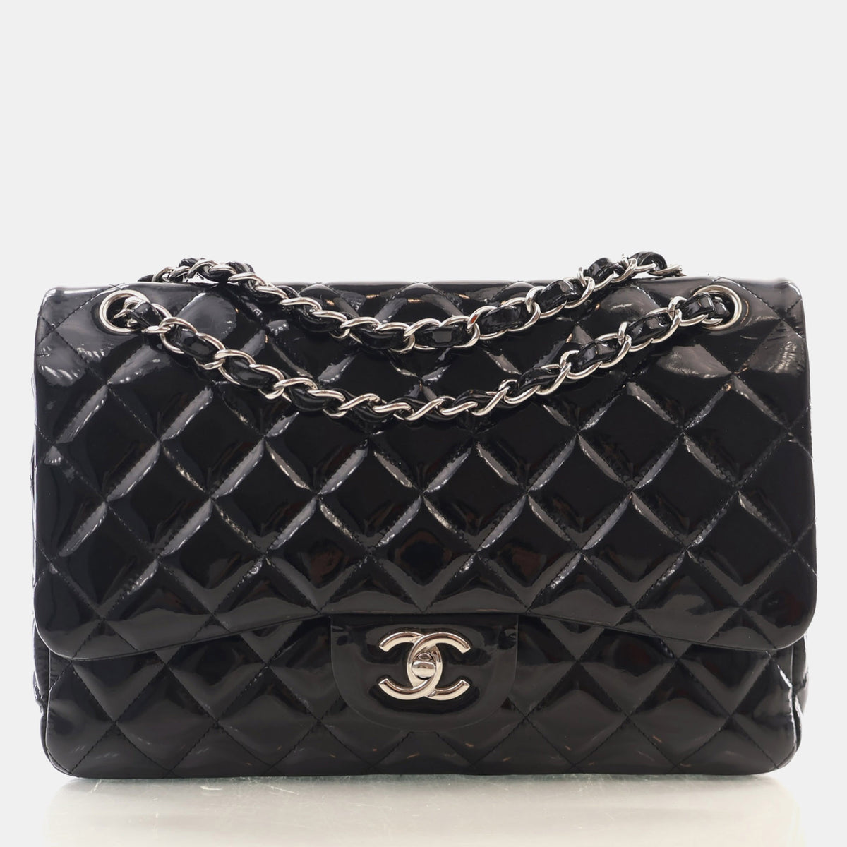 Chanel src:http://cdn.theluxurycloset.com/uploads/products/full/luxury-women-chanel-used-handbags-p1441075-015.jpg